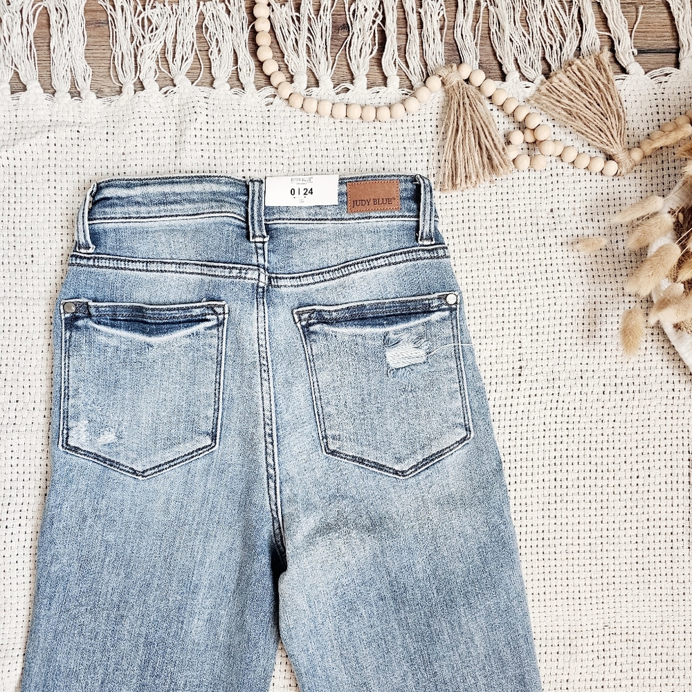 New | Judy Blue | Bootcut Jeans - Picture 16 of 17